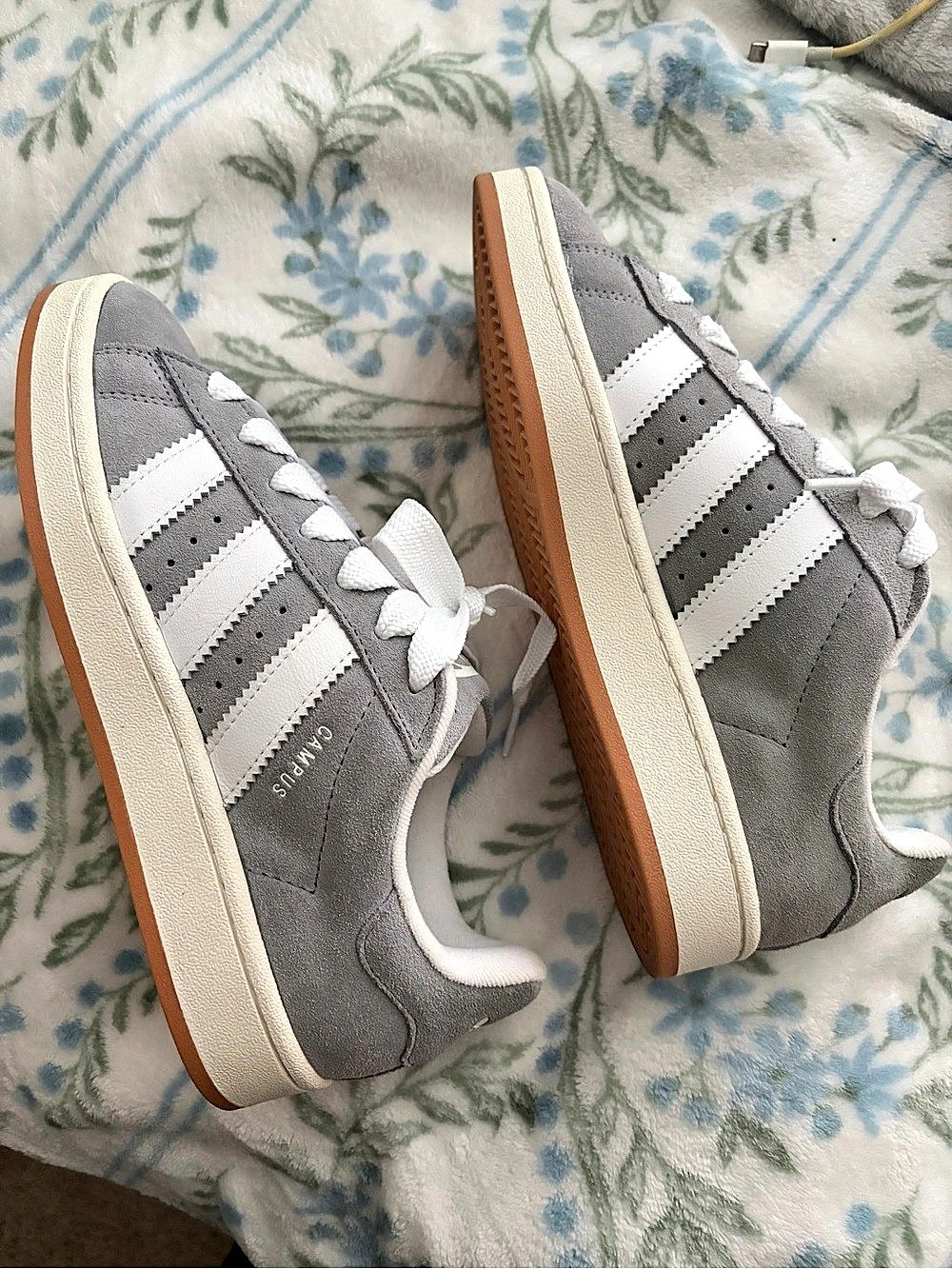 adidas Campus 00s Gray & White Sneakers US 7